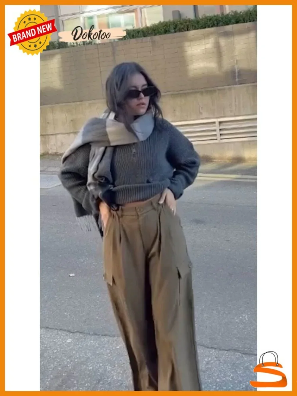 High Waisted Wide Leg Cargo Pants with 4 Pockets, Pleated Front, Belt Loops,